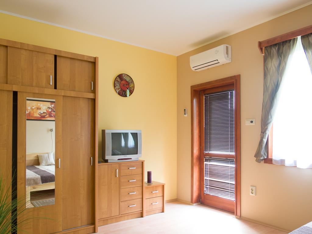 Aqua Apartman غيولا الغرفة الصورة